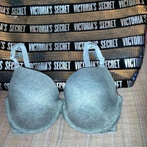 Victoria's Secret Pink  32D Tshirt Wear Everywhere Bra